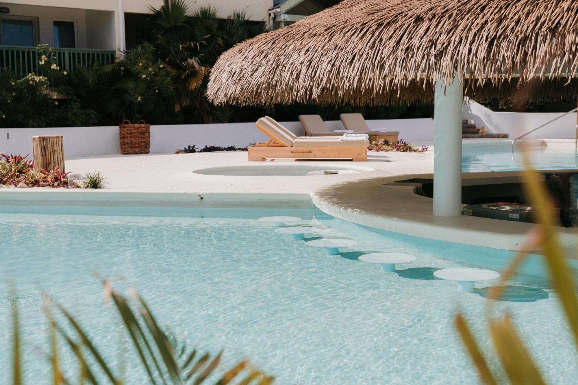 Long Bay Beach Resort 淡水池塘 外观 照片