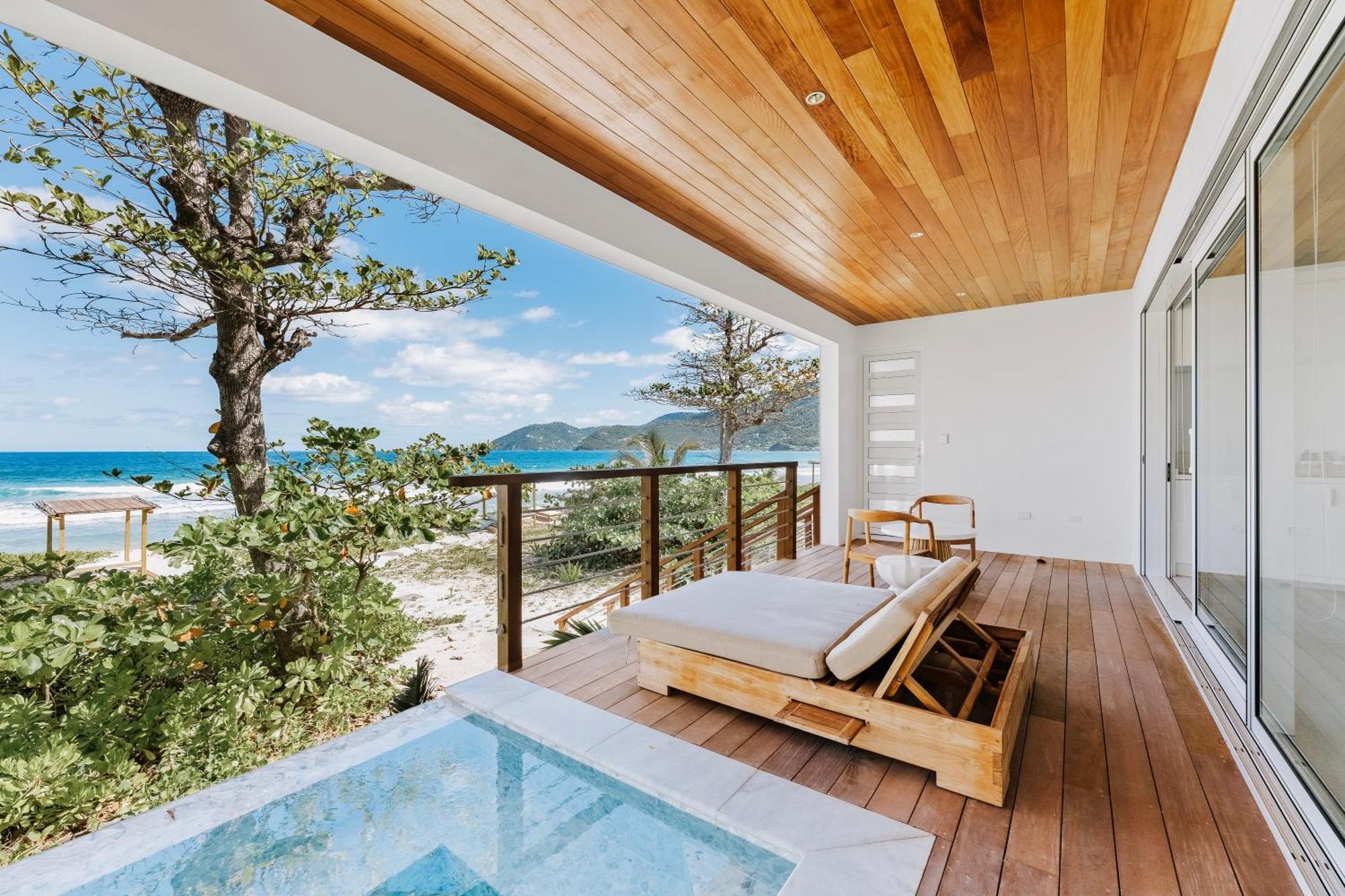 Long Bay Beach Resort 淡水池塘 外观 照片