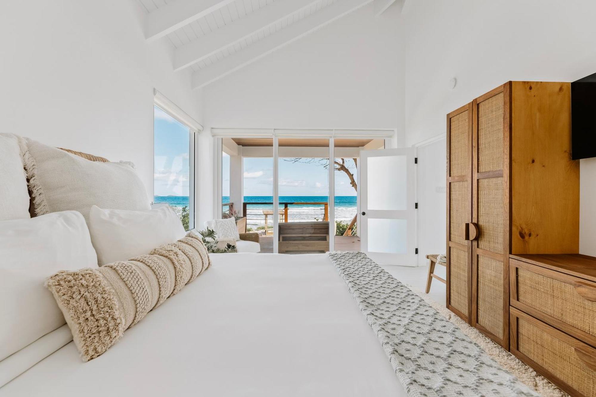 Long Bay Beach Resort 淡水池塘 外观 照片